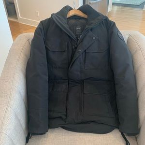 AUTH CANADA GOOSE BLACK LIMITED EDITION FOR BARNEY’s DOWN COAT SIZE US M EUC